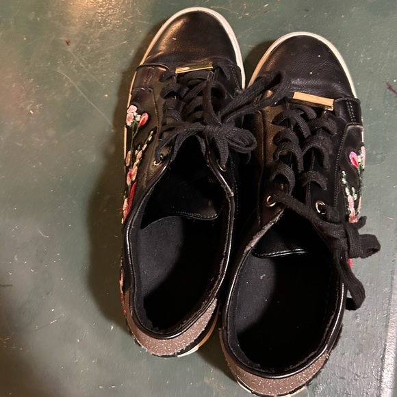 Black Floral ALDO sneakers - Picture 6 of 11